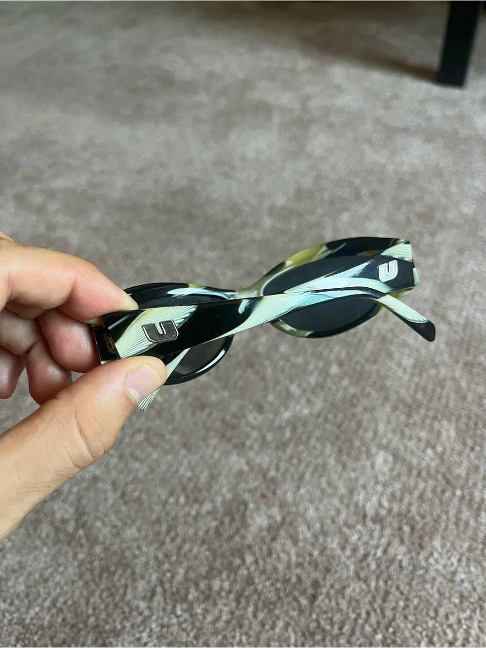 VTG 00’s / Y2K Unofficial Eyewear Wrap Around Women’s Sunglasses